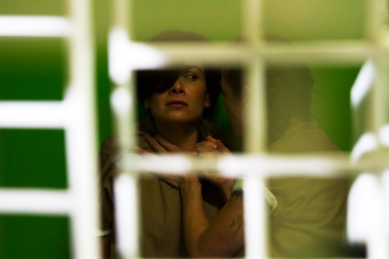 Mónica no sólo fue amenazada.