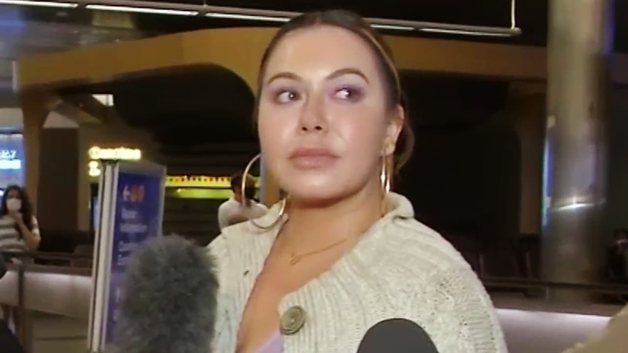 "Yo creo que un divorcio no se le desea a nadie porque son feos, cualquiera que me digan, y 
<b><a href="https://www.univision.com/famosos/sin-un-te-amo-de-regreso-chiquis-rivera-le-responde-el-mensaje-a-lorenzo-mendez-video" target="_blank">le deseo suerte en todo lo que ella haga</a></b>".
<br>