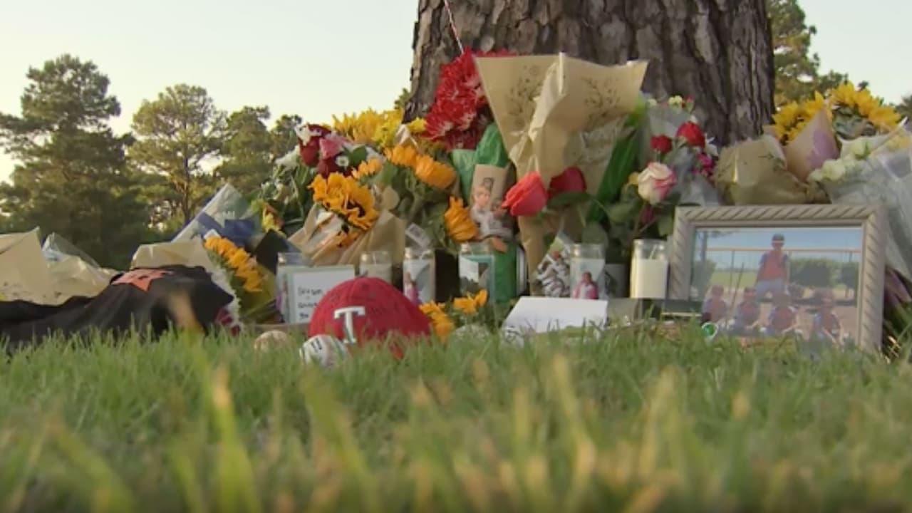 Durante la conferencia de prensa se leyó un comunicado: “Estamos devastados por la pérdida de los queridos miembros de nuestra familia en el rancho en Centerville, Texas, perdieron la vida de una forma trágica", dijeron los Collins.
