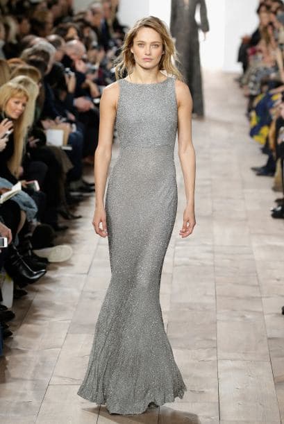 Si quieres sentirte como una princesa y tienes un evento próximo de gala, este vestido de Micahel Kors debe entrar en tu 'whishlist'.