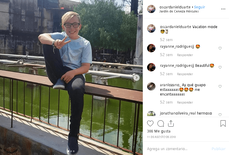 Así es como se ve el pequeño actor que interpretó hace cinco años a ‘Laurito’ y vaya que ha crecido.