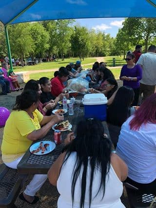 Muchas familias aprovecharon el día para reunirse y cenar juntos como muestra esta foto de San Juana Anaya Ram´írez.