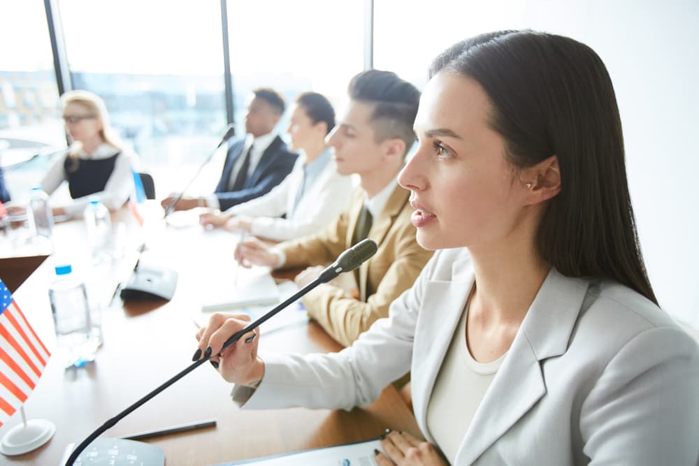 Aries también podría pensar en dedicarse a la política, no sólo por su capacidad de liderazgo, sino por su dedicación, ambición y capacidad de persuasión y organización, así que algún puesto de poder no les sentaría nada mal.