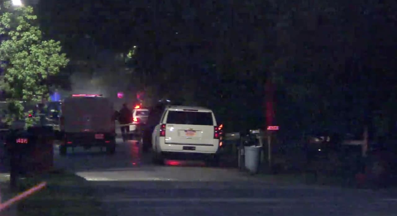 El cuerpo fue trasladado a la oficina del médico forense.