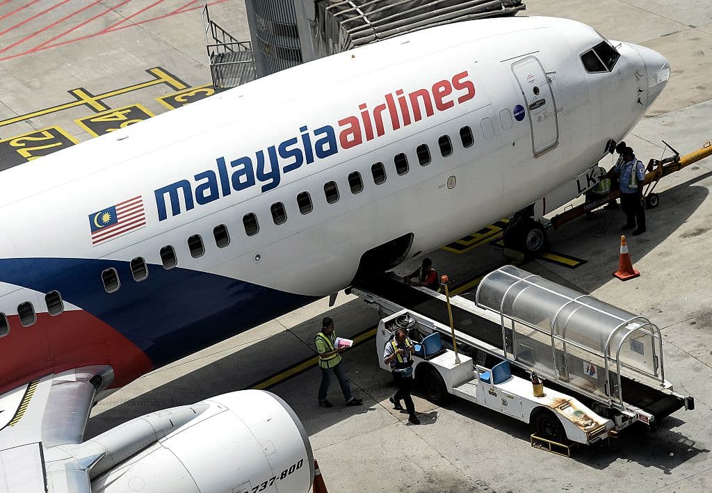Suspenderán la búsqueda del vuelo 370 de Malaysia Airlines si no hallan restos en el área donde rastrean
