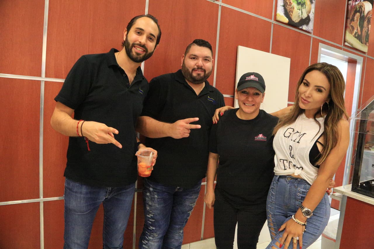 Los tres locutores se fueron a las calles de Dallas y tuvieron la oportunidad de conocer algunos de sus seguidores.