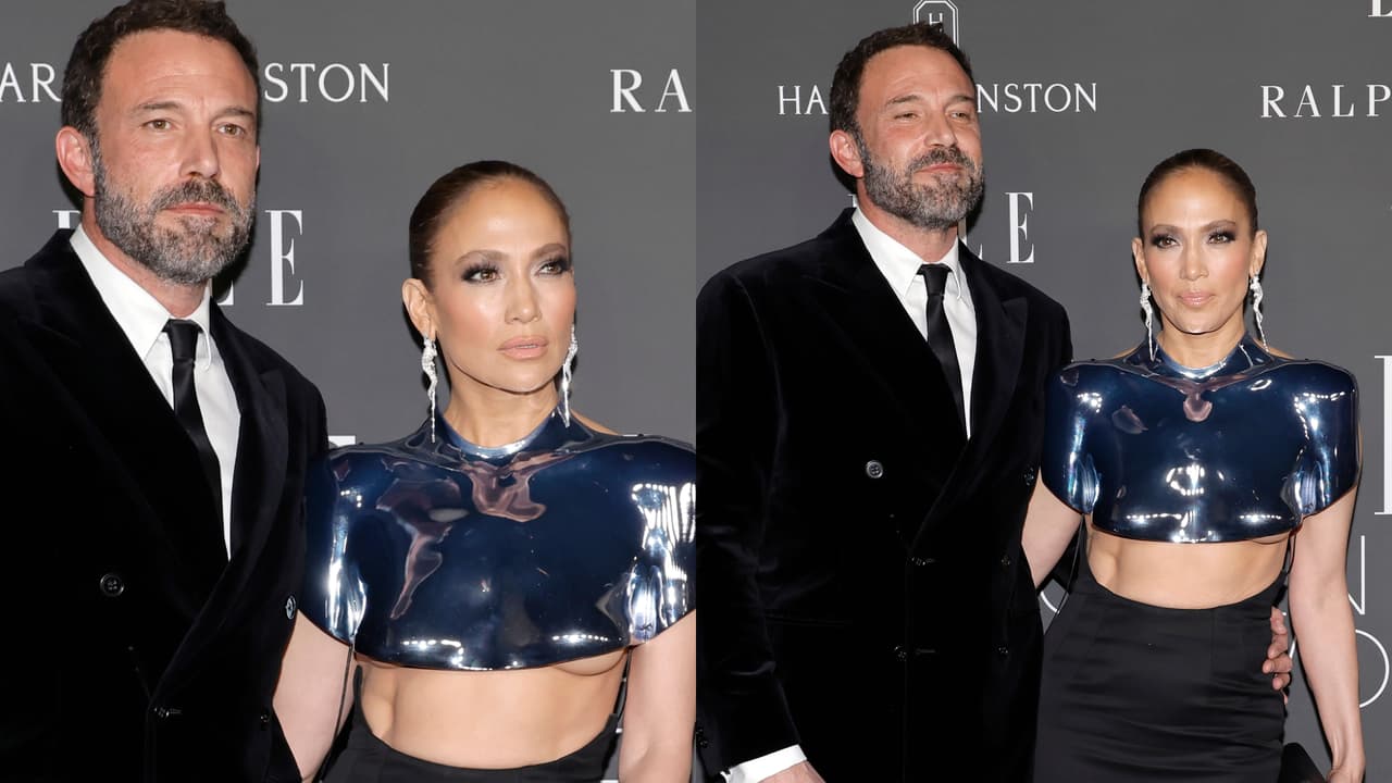 El vestido de JLo también dejó ver su trabajado abdomen.