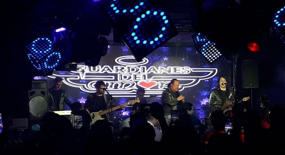 "Tanto el público mexicano como el estadounidense, al igual que en muchas partes del mundo la recuerdan en este día con mucho cariño. ¡Viva la reina del tex-mex! A 25 años de su muerte", concluyó el músico y cantante.