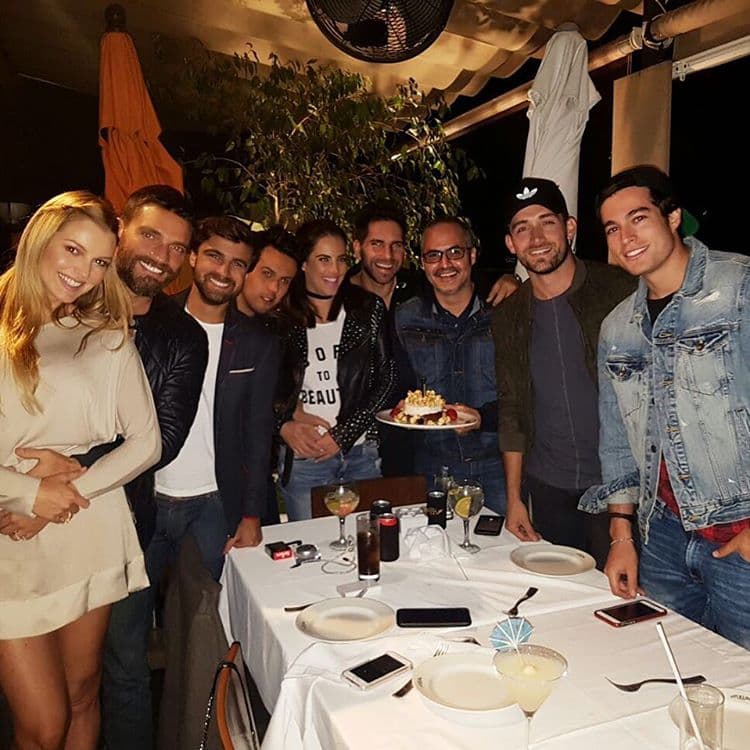 Julián Gil la llevó a un restaurante en Miami y la guapa venezolana pensaba que sólo sería una cena romántica. Sin embargo esa noche cambiaría su vida.