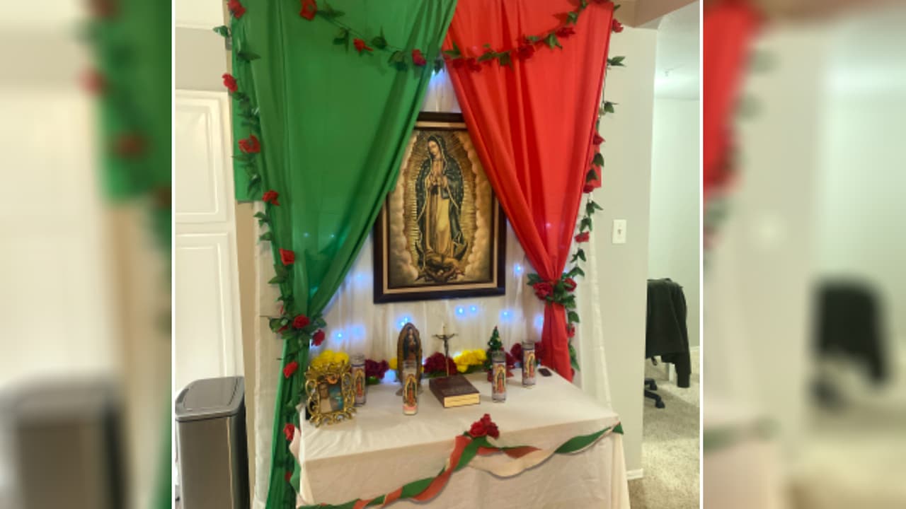 Pedro Gallegos comparte la foto de su altar, nos cuenta que su padre llegó a Estados Unidos hace 17 años y durante 13 años no pudieron venir desde México a verlo, pero hace 4 años recibieron sus papeles y se lo agradecen a la Virgen.