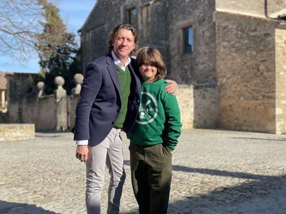 Cabe destacar que desde su divorcio, en 2012, 
<a href="https://www.univision.com/famosos/paulina-rubio-custodia-hijo-andrea-nicolas-colate">‘Colate’ y Paulina Rubio mantuvieron una larga batalla legal por la custodia de su hijo</a>, quien iba y venía de España a Miami.