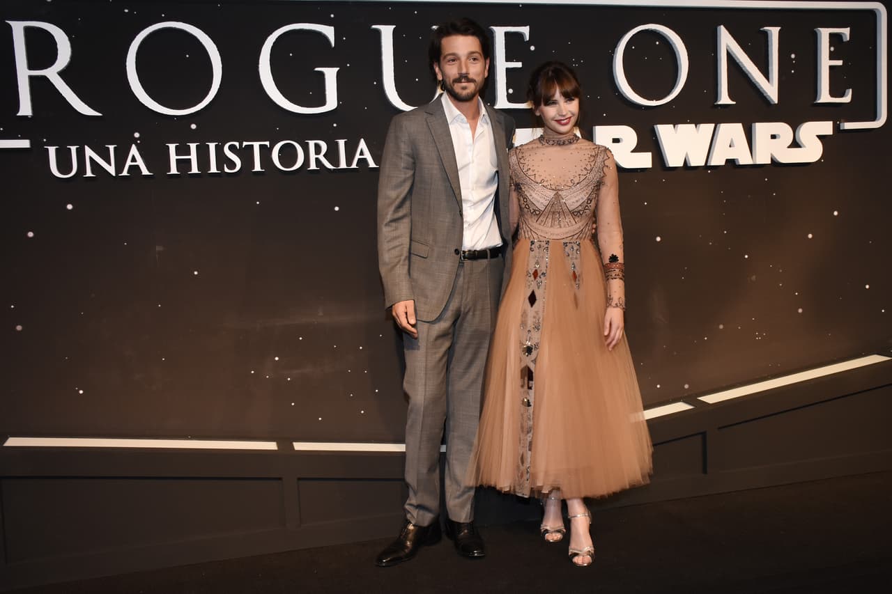 La pareja enamoró a los mexicanos durante su paso por la alfombra.