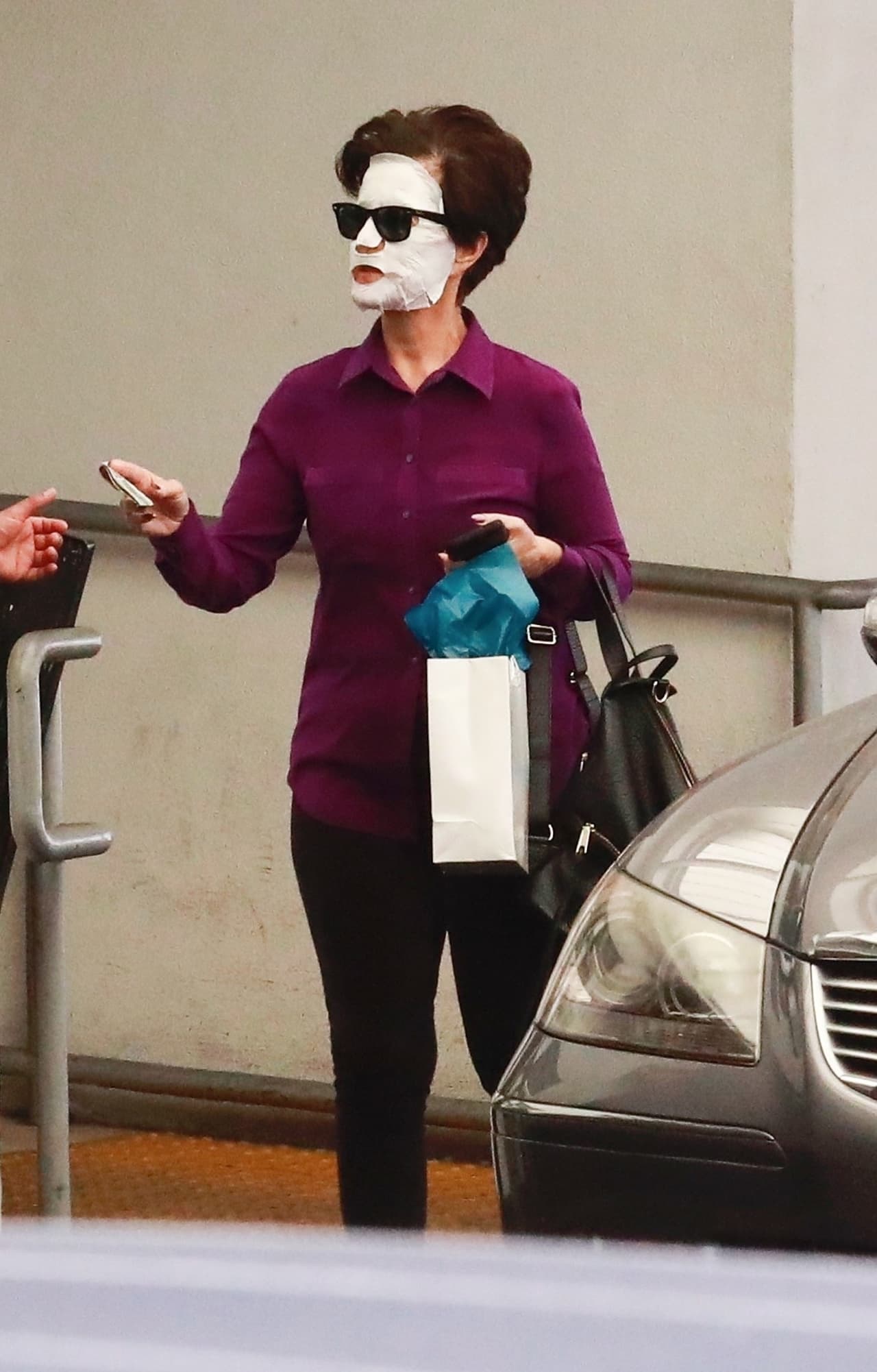 La cantante de pop fue vista en compañía de su madre Mary Hudson, en lo que parecía una cita de chicas y el festejo ideal por el Día de la Madres.