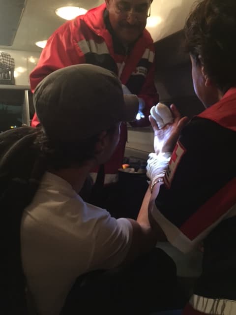 El cantante se mostró tranquilo y muy relajado ante el suceso.