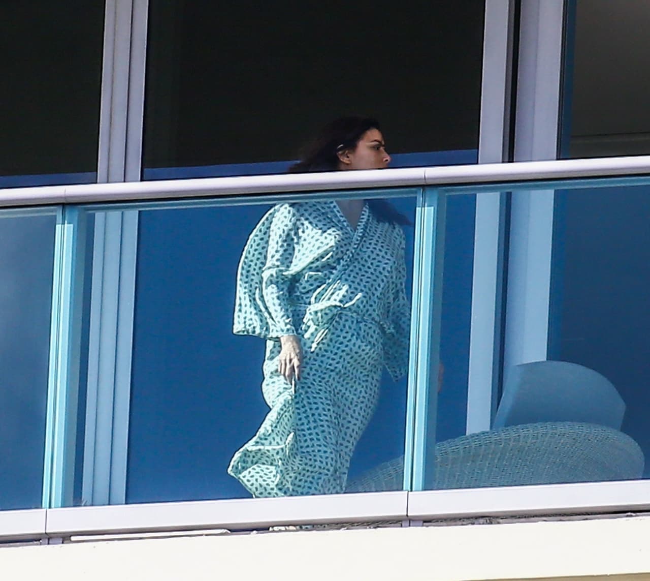 <b><a href="https://www.univision.com/entretenimiento/parejas/segunda-luna-de-miel-eva-longoria-y-pepe-baston-de-vacaciones-en-marbella-fotos">Longoria</a></b> hizo oficial su relación con Pepe Bastón en 2013, con quien contrajo matrimonio en 2016, en una exclusiva boda en Valle de Bravo, en el Estado de México.