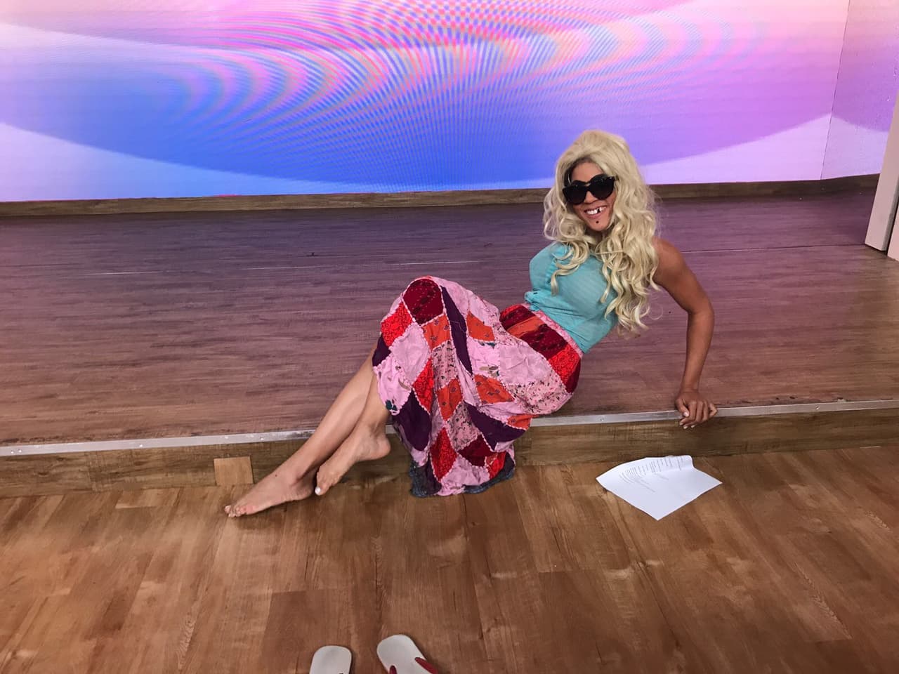 Mela Rubio aparecio muy sexy, pidiendo ante las cámaras el número del chef Jesús.