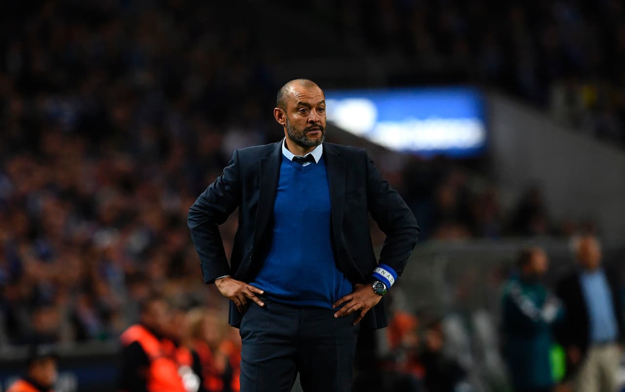 Pero Nuno Espírito Santo comenzó a mandarlo a la tribuna y, aunque este DT ya no está en el equipo, el futuro de Layún es incierto.