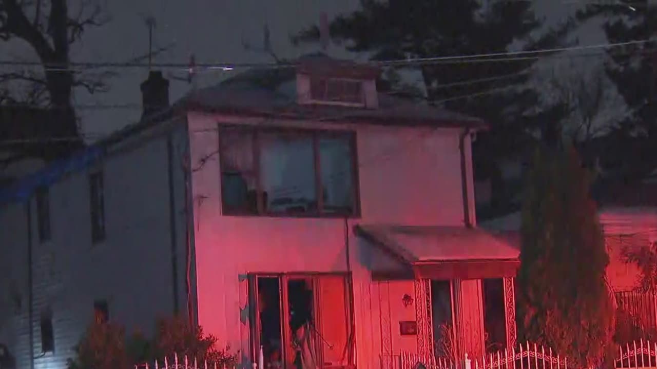 Un padre y su hijo de 6 años mueren después que un incendio consumiera su hogar en Queens