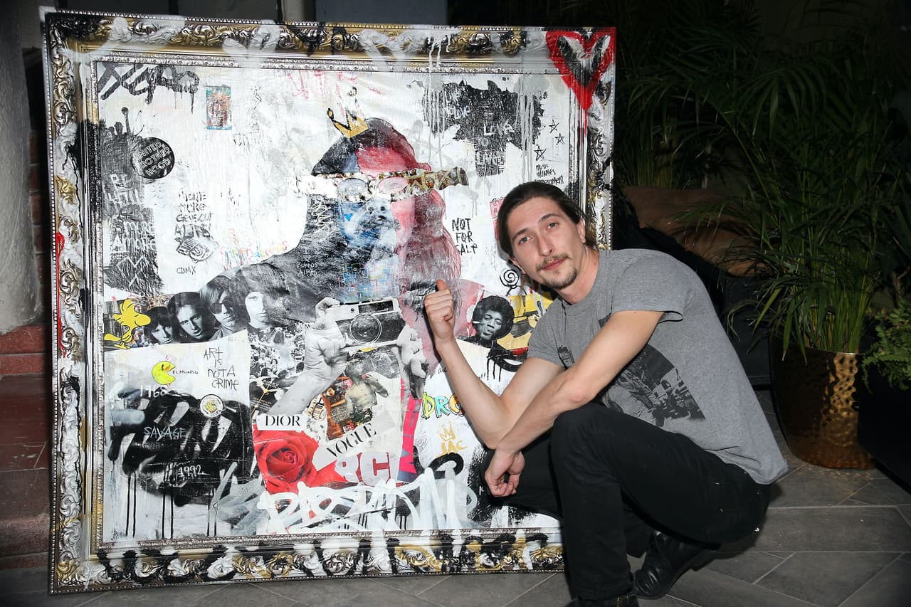 "Federico no es hijo biológico mío, él es hijo de mi esposa, quien es viuda", explicó, "a Federico yo lo conocí muy chiquito y
<b><a href="https://www.univision.com/shows/despierta-america/diego-olivera-se-mueve-mucho-pero-raro-video" target="_blank">me hizo la vida imposible</a></b>".
<br>