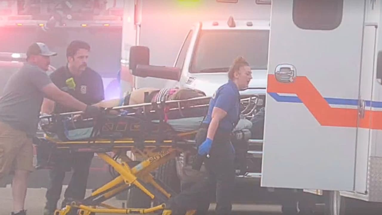 En el vuelo viajaban 
<b>ocho personas</b>, entre tripulación naval y civiles. Las labores de rescate permitieron localizar a siete ocupantes, mientras que uno fue reportado como desaparecido, el teniente de Fragata, Luis Enrique Castillo Terrones, y se presume que podría estar muerto.
<br>