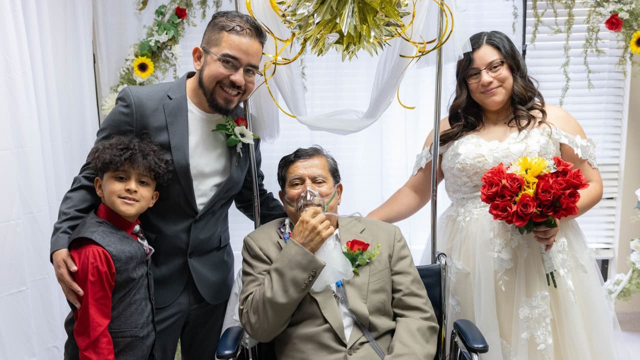 <b>Michelle Ávila y su novio Antonio Moreno</b> adelantaron su boda en un acto de amor con el padre de ella, el señor José Antonio Ávila, de 65 años, quien tenía días en la 
<b>sala de cuidados intensivos del UMC de Lubbock.</b>