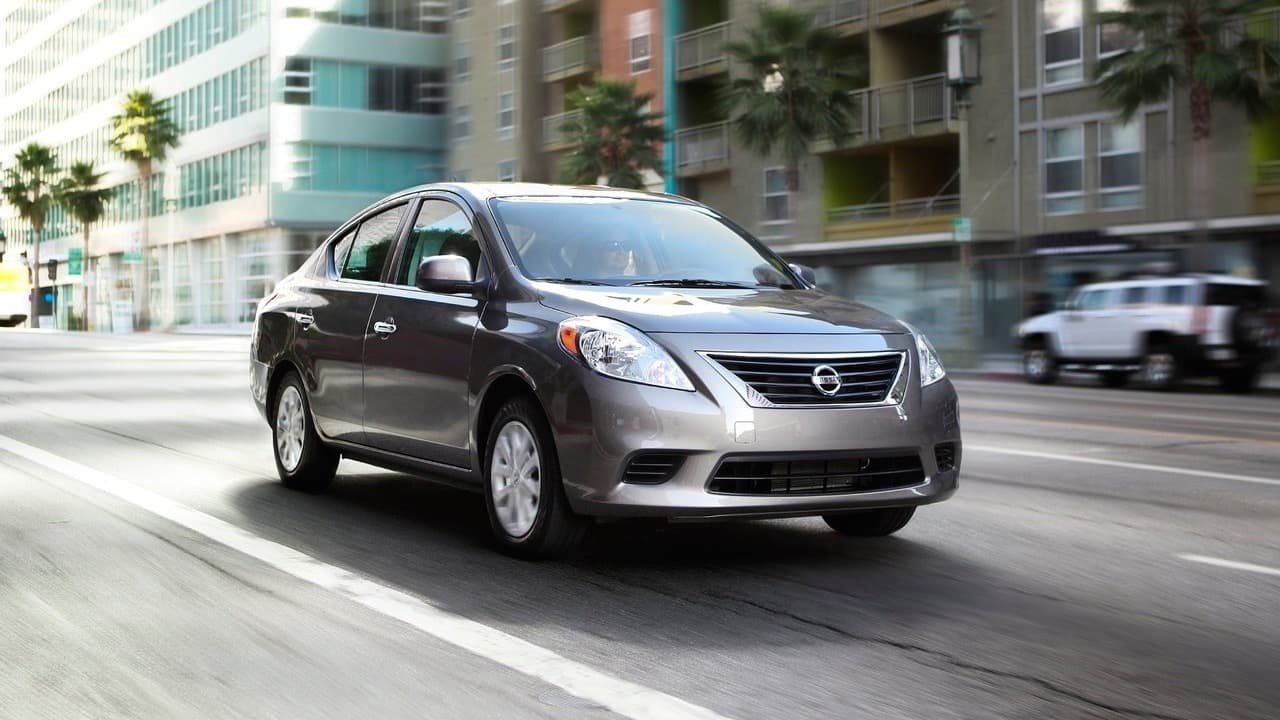 <b>5. Nissan Versa</b>: El sub-compacto de Nissan presentó un índice de 
<b>95 conductores muertos</b> por cada millón de vehículos registrados. El Nissan Versa fue totalmente rediseñado para 2012 y recibió algunos cambios cosméticos en 2015.
