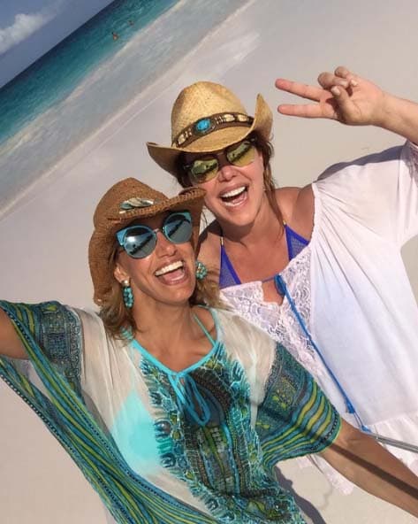 Lili y Maria Celeste se llevaron una gran sorpresa al encontrarse en la isla.