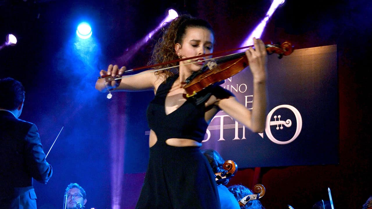 Esta lindísima mujer encantó a todo el público como 'Luisa Fernanda' en 'Un Camino Hacia el Destino'.