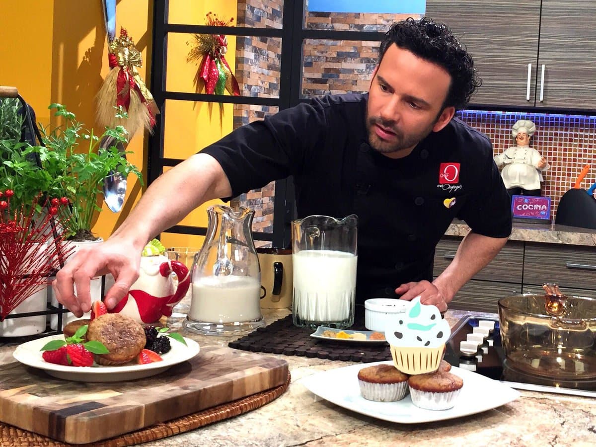 El chef Oropeza hizo que se nos hiciera agua la boca con sus muffins de manzanas y almendras.