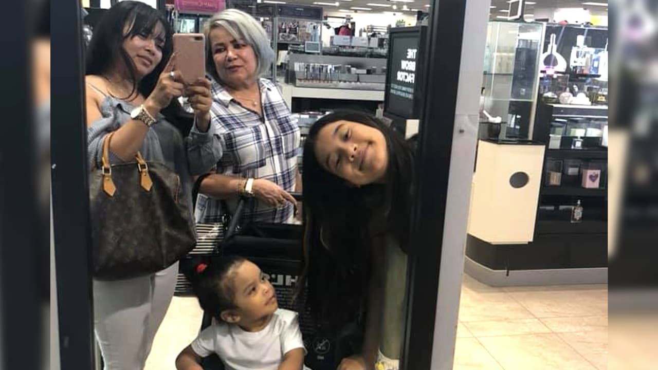 <b>Belkyss Briceño escribe:</b> la mejor abuela del mundo, luchadora dispuesta a dar la vida por sus nietos, los ama incondicionalmente. Ha sido una mujer fuerte en pie de lucha. Tiene 28 años en este país y nunca ha parado de trabajar y siempre tiene tiempo para sus nietos. Es la mejor del mundo, la amamos.