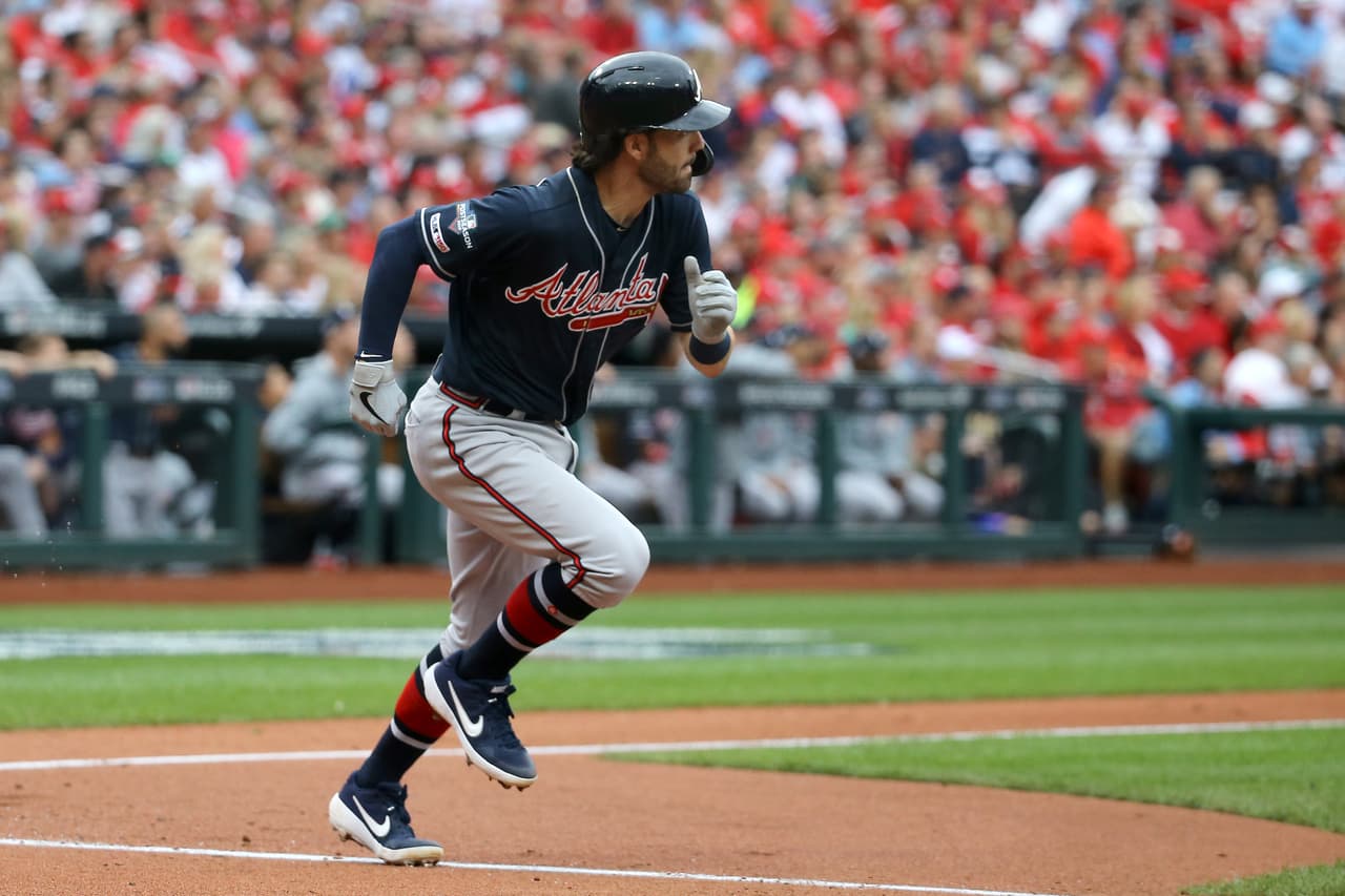 Los Braves vienen de atrás en la novena para remontar a los Cardinals 3-1.