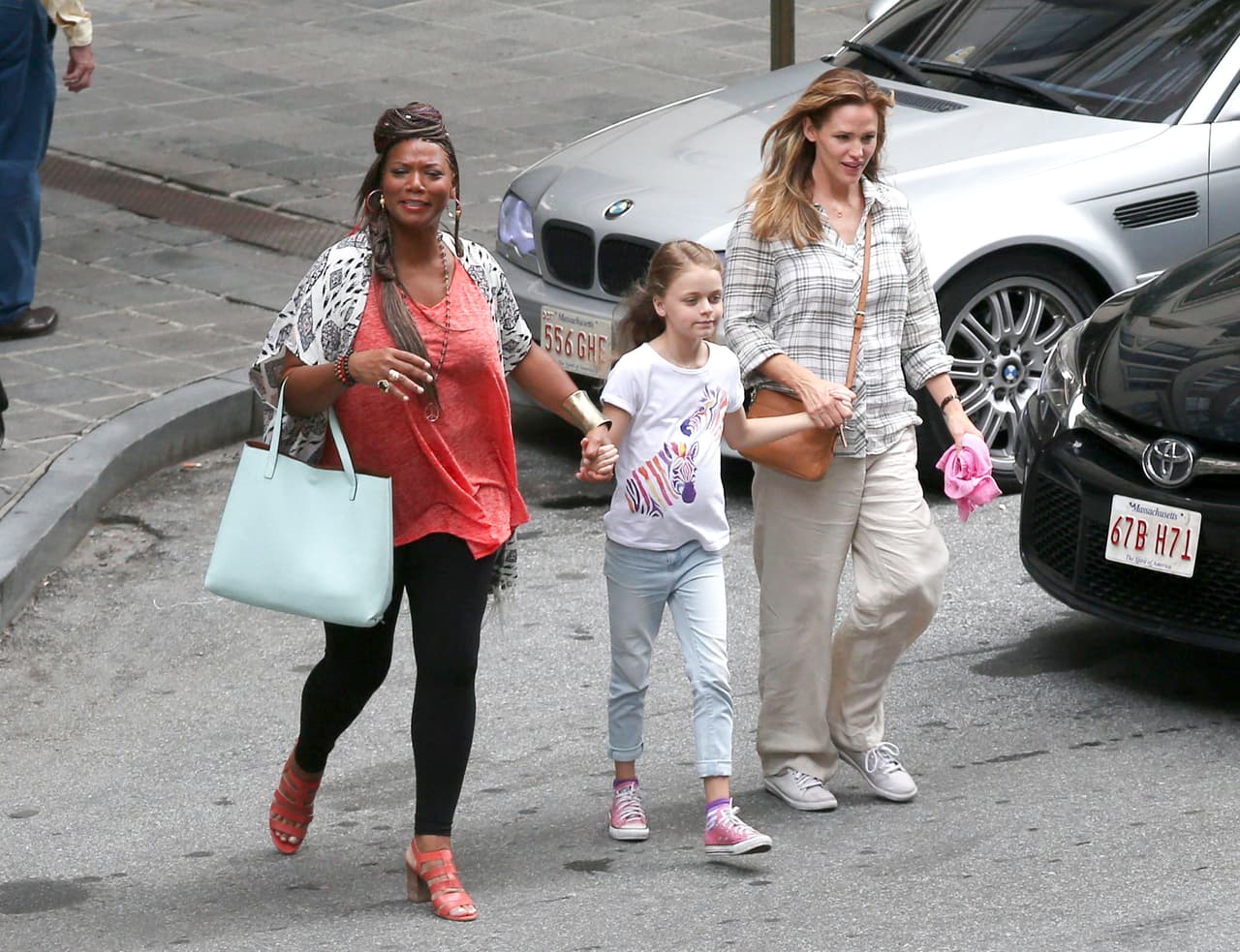 Jen Garner filma escenas junto a Queen Latifah.