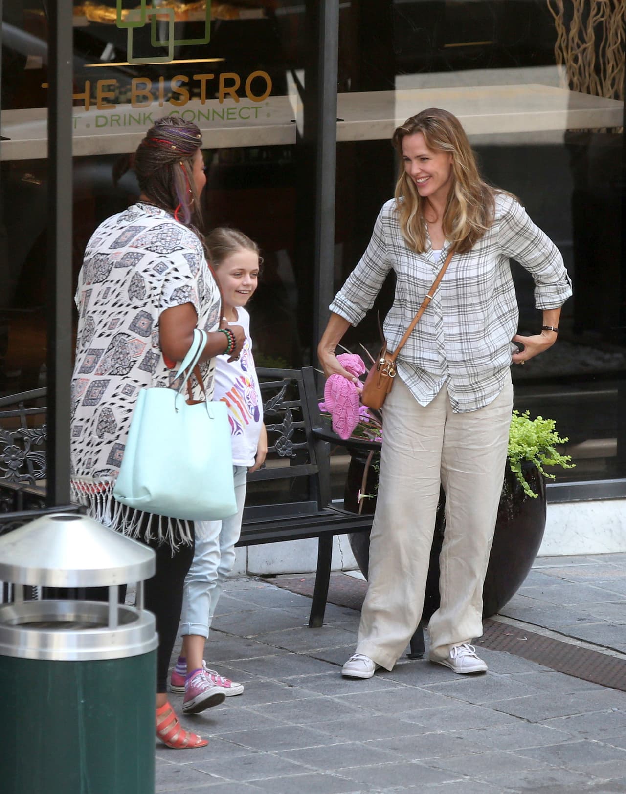 Jen Garner filma escenas junto a Queen Latifah.