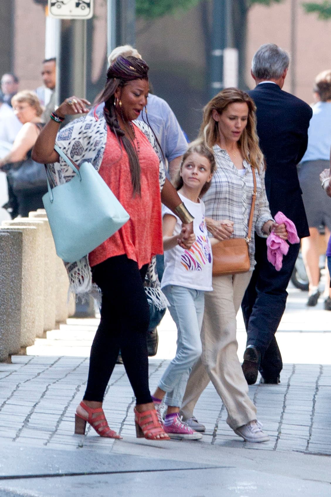 Jen Garner filma escenas junto a Queen Latifah.