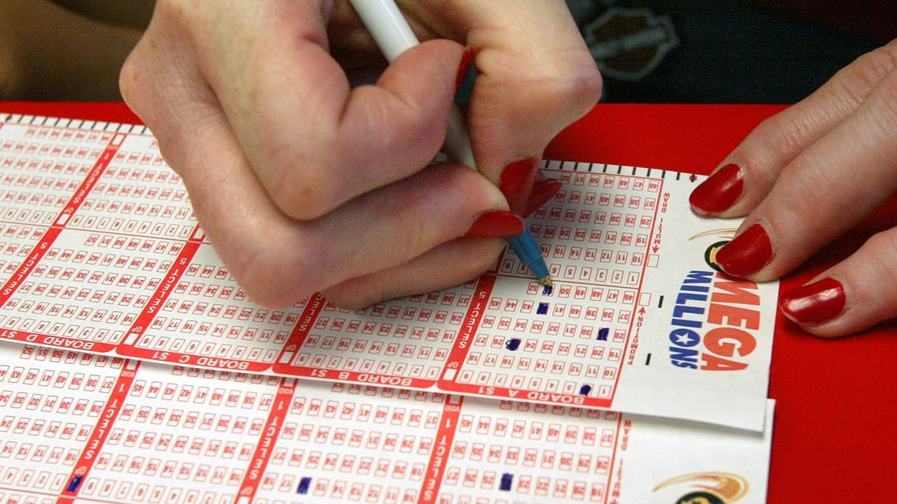 La fiebre por el Mega Millions y el Powerball se toma a California