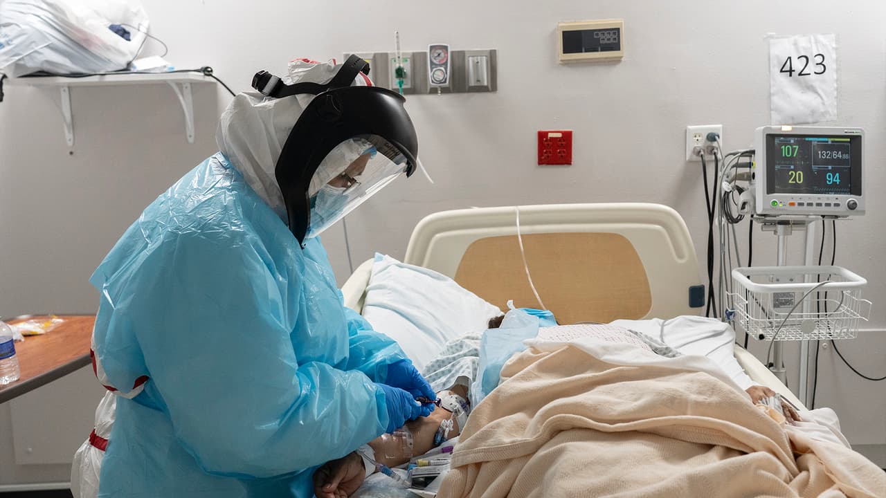 Uno de los problemas que dijo tener el doctor Varon es que se están quedando sin enfermeras. "O no pueden venir a trabajar o están cansadas. No hay enfermeras" aseguró.