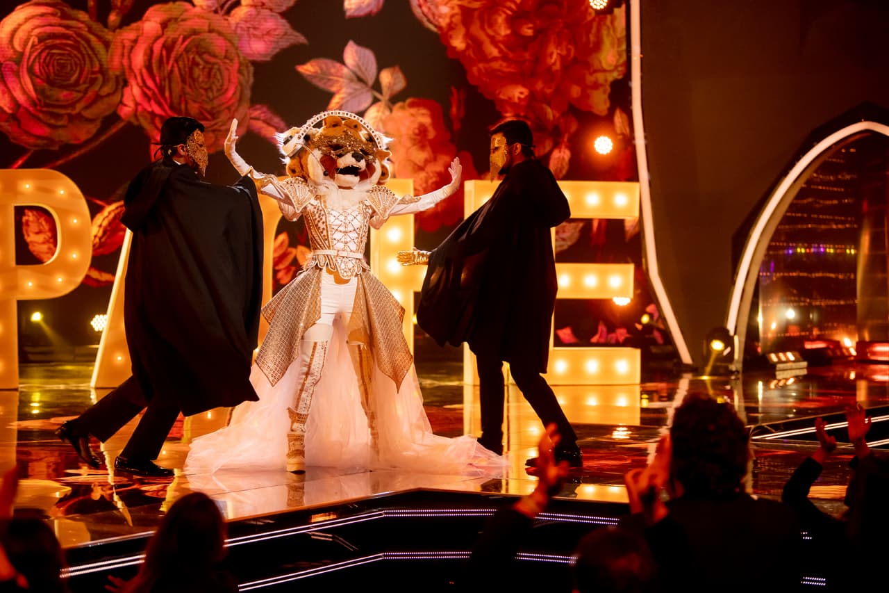 Mapache nos deleitó con un clásico de la música regional mexicana, ‘Tatuajes’ de Joan Sebastian tema que, según explicó, tiene un significado especial en su vida.