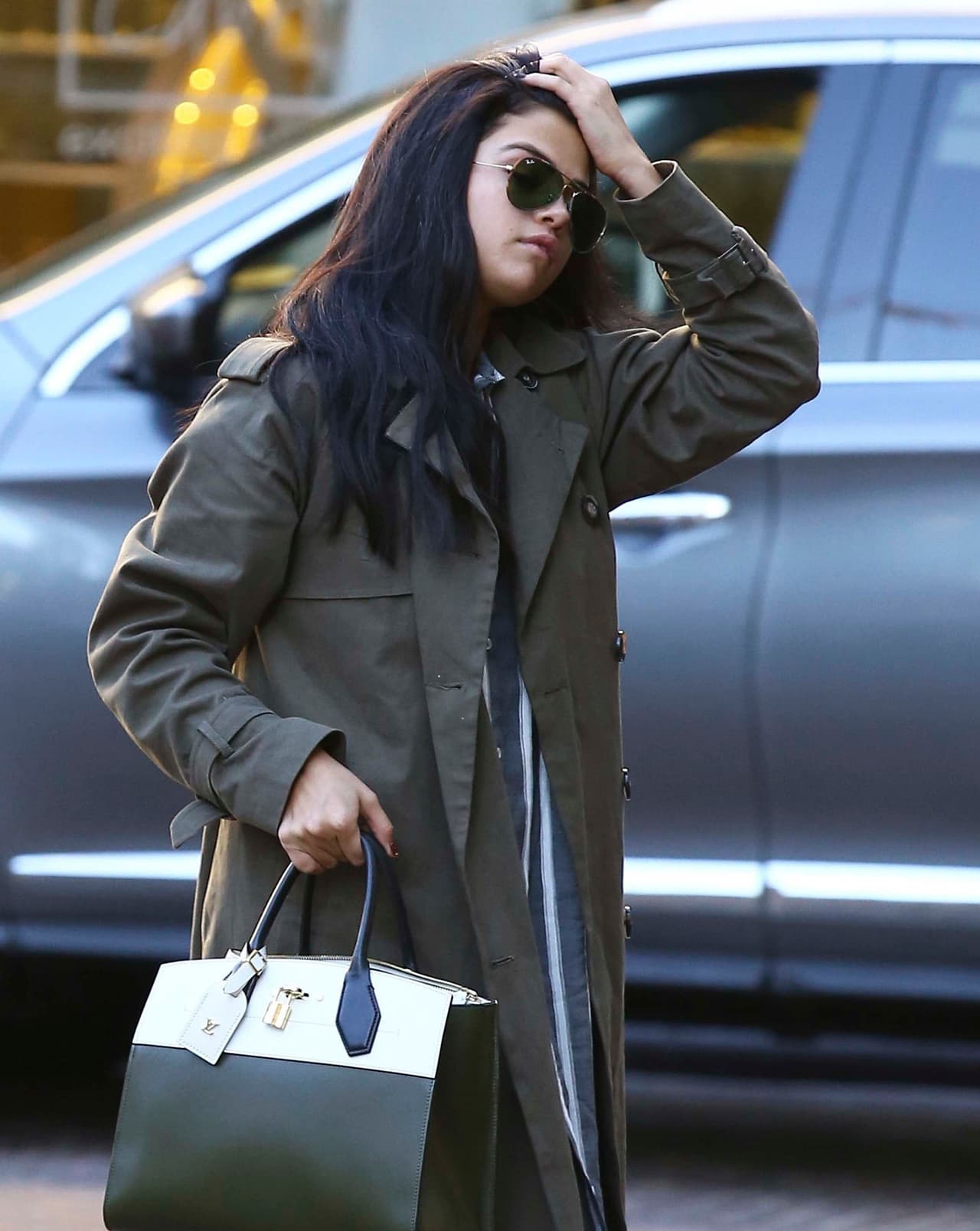 Cero 'make up' y cabello arreglado.