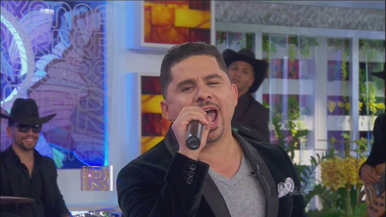 E interpretó sus nuevos éxitos.