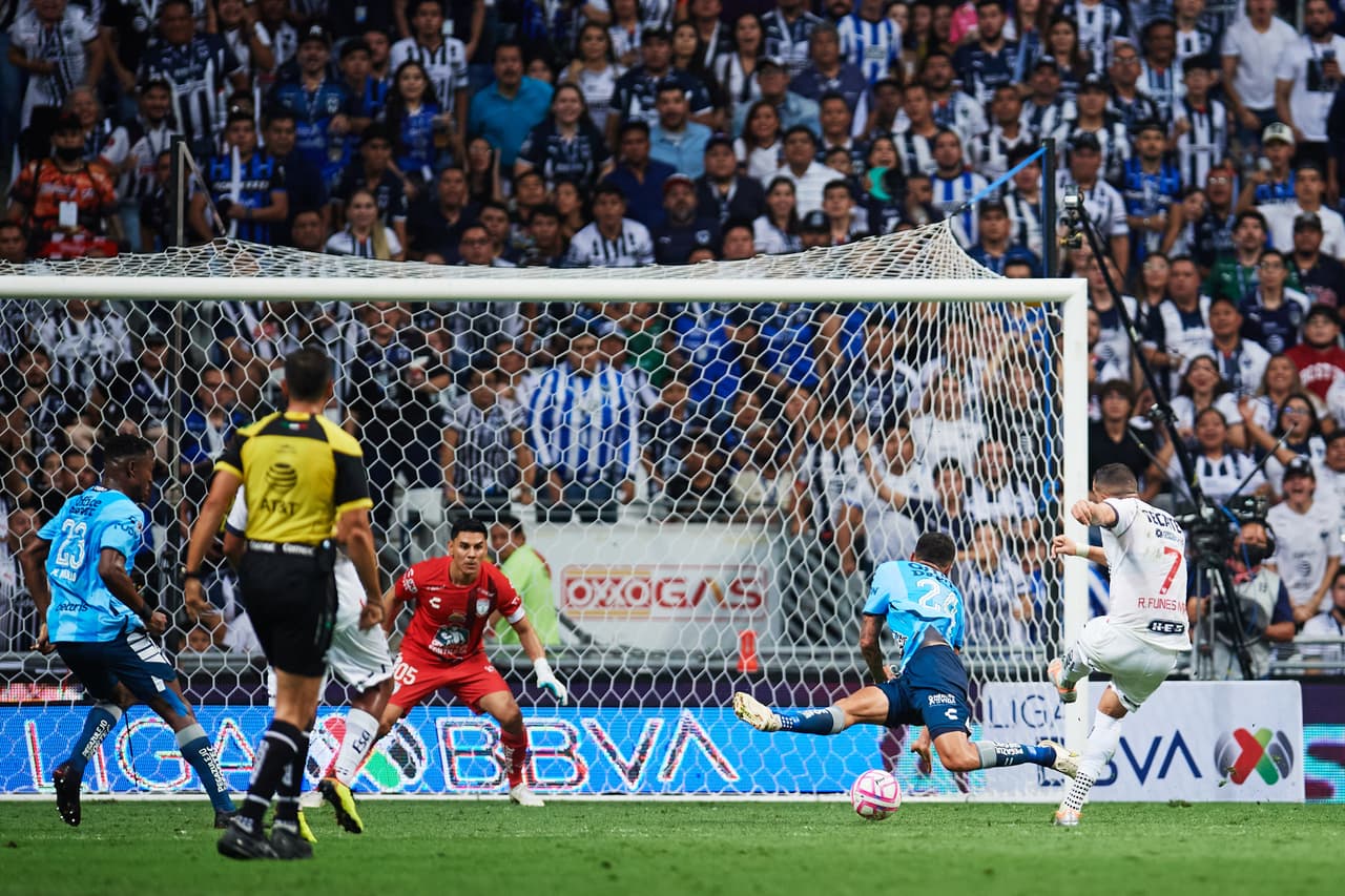 Ustari estuvo atento y detuvo cada embate que amenazó su arco.
<br>