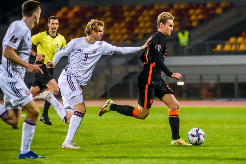 Davy Klaassen fue el hombre que se puso la capa de héroe y marcó el único tanto de todo el partido para darle la victoria a Holanda 0-1 sobre Letonia.