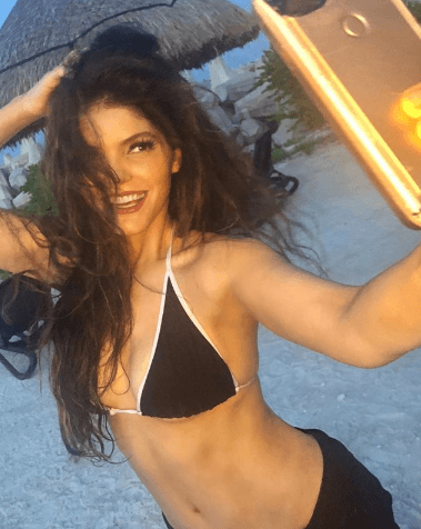 "A veces yo recurro a 
<b><a href="https://www.univision.com/famosos/video-ana-barbara-manda-mensaje-a-los-que-piensan-que-ser-artista-es-todo-miel-sobre-hojuelas-video" target="_blank">técnicas espirituales</a></b>, también de alguna manera psicológica para estar mas o menos ahí", confesó la intérprete de 48 años.