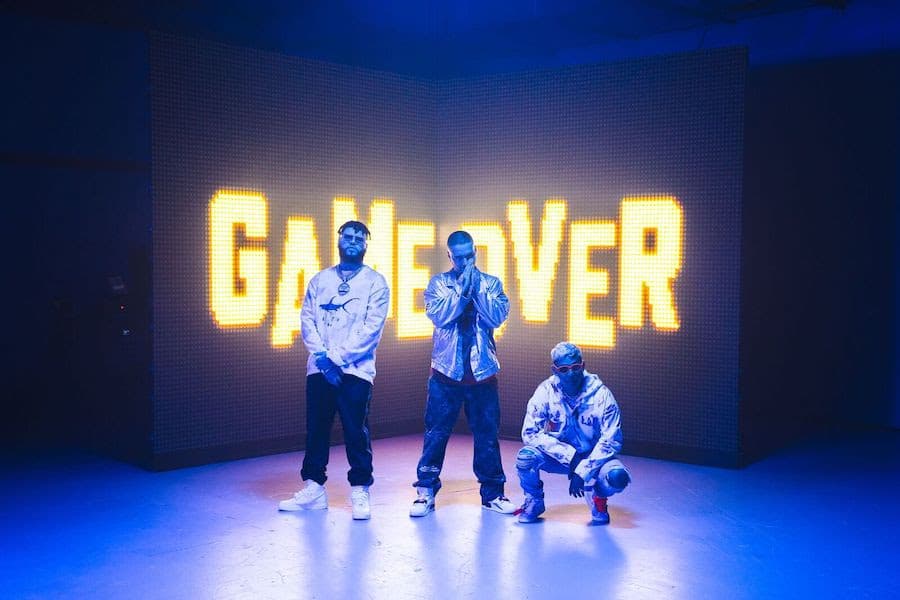 Según los expertos en música urbana, 'Ponle' tiene todos los atributos para convertirse en un himno urbano latino, debido a que los intérpretes volvieron a sus raíces y lograron una fusión de ritmos de reggaeton con música caribeña, acompañada de versos que 'hipnotizan'.