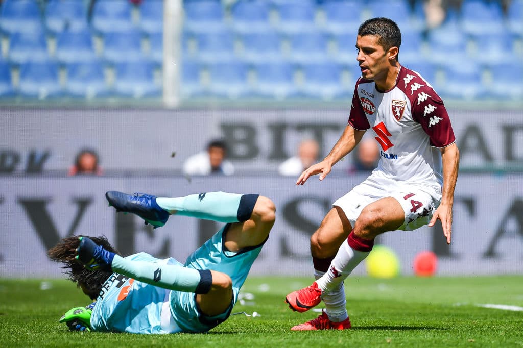 Según
<b> </b>
<i>Tuttosport</i>
<b> </b>el Sevilla ofreció al Torino 18 millones de euros por Iago Falqué. El club italiano asegura que sólo empezarán a negociar por el español a partir de los 20 millones de euros.