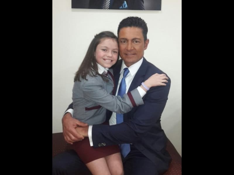 Y es que después de casi tres años de haber terminado "Porque el amor manda", se reencontraron en los pasillos de Televisa. Así lo publicó en sus redes sociales: "Aquí está la foto con #fernandocolunga Y me encanto verlo!! :) porque lo Amo!!!! :):):) besos a tod@s!!!".