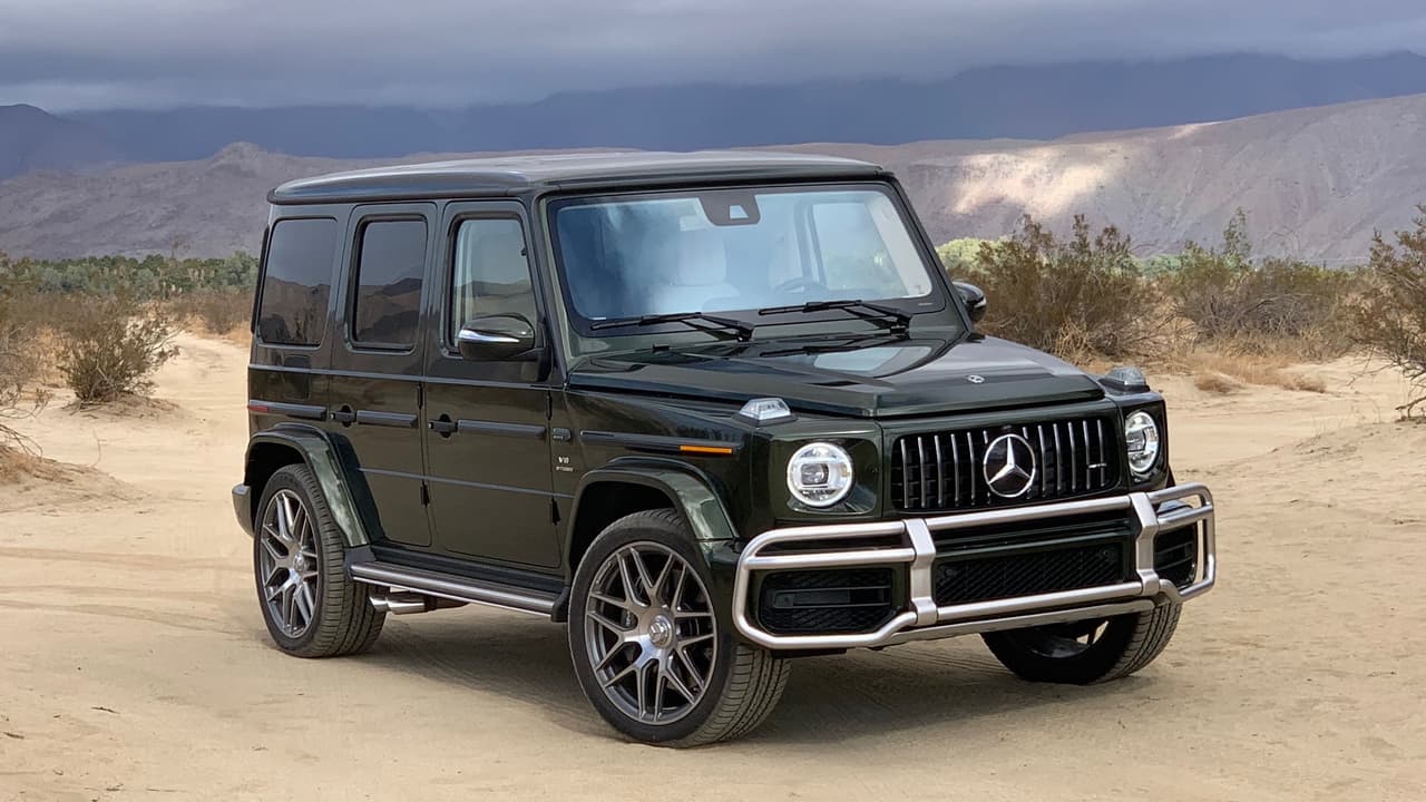 <h3 class="cms-h3-H3"><a href="https://www.univision.com/noticias/mercedes-benz/la-nueva-mercedes-benz-clase-g-es-innecesariamente-prodigiosa" target="_blank">Mercedes-Benz Clase-G 2019</a></h3>
<br>La súper todoterreno de Mercedes-Benz es una leyenda sobre ruedas. Por primera vez en 40 años Mercedes-Benz se atrevió a cambiarla pero son pocos los que notarán el cambio a simple vista. una vez dentro, y especialmente detrás del volante, 
<b>las cosas cambian radicalmente </b>y para bien. 
<b>Simón Gómez</b> fue hasta el desierto de Ocotillo Wells, al sur de San Diego en California, para probarla y te cuenta cuales son esos cambios y como mejoran a este celebre vehículo en esta 
<a href="https://www.univision.com/noticias/mercedes-benz/la-nueva-mercedes-benz-clase-g-es-innecesariamente-prodigiosa" target="_blank">prueba de manejo</a>.