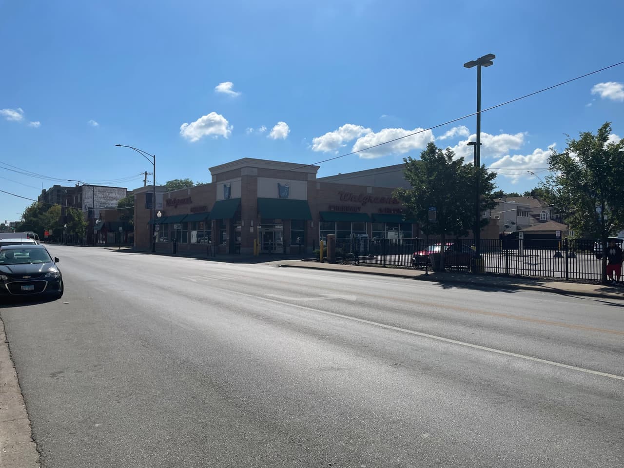 Ladrón sigue a sus víctimas a casa desde un Walgreens al noroeste de Chicago 
