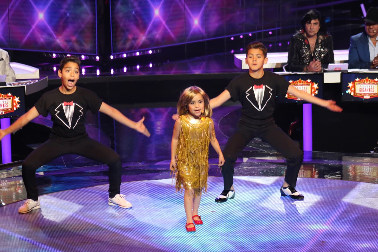 En el segundo show, Anahí imitó a Laura León.