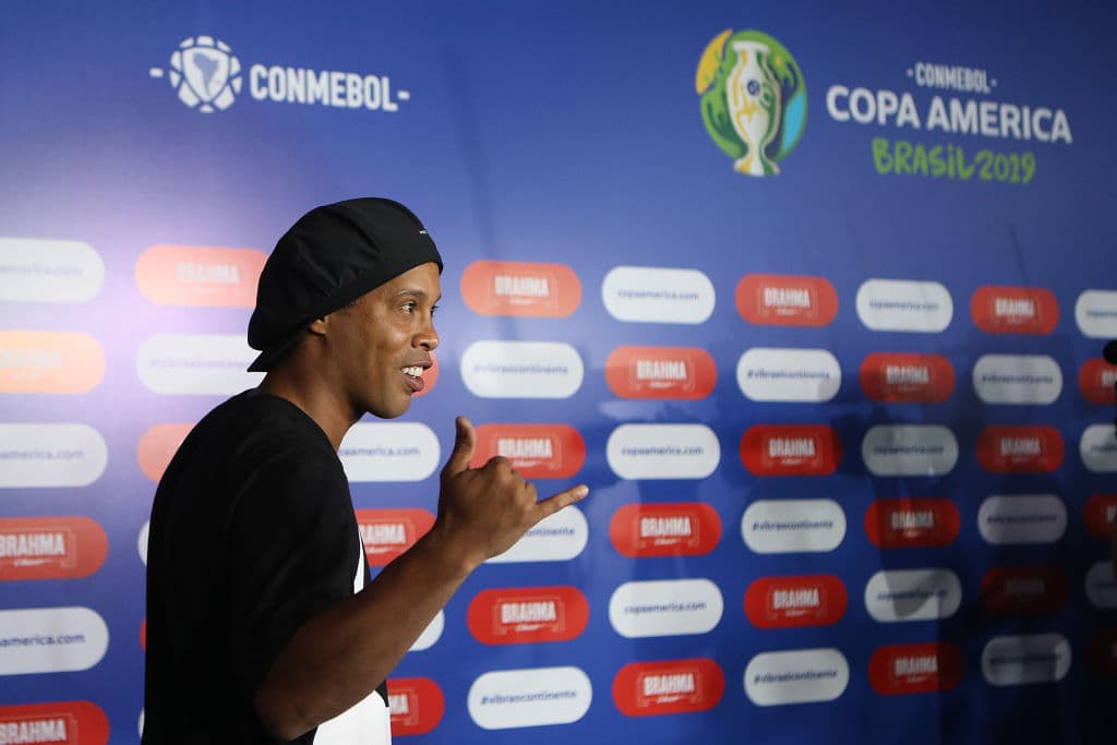 Aspectos de la llegada de personalidades e invitados especiales a Cidade das Artes en Río de Janeiro para la realización del sorteo de la Copa América 2019.