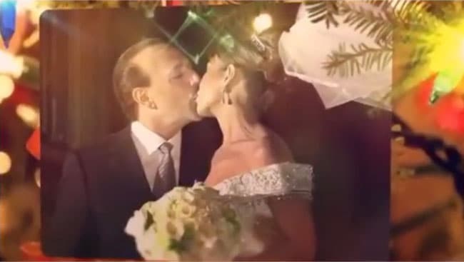 El video está lleno de lindos recuerdos de su boda y su matrimonio.